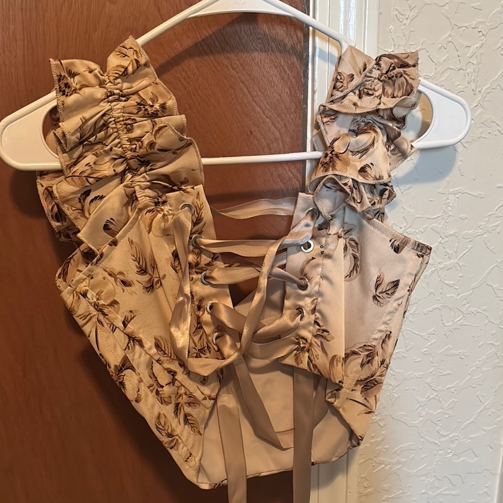 SHEIN Floral Ruffle Women's Top - Picture 2 of 3